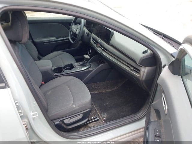 2025 KIA K4 LXS 5