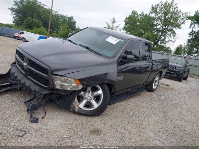2017 RAM 1500 EXPRESS 4X4 6'4 BOX 2