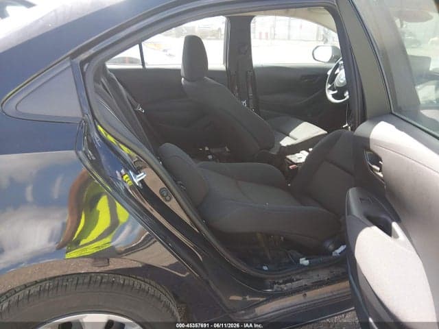 2024 TOYOTA COROLLA LE 8