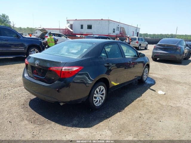 2017 TOYOTA COROLLA LE 4