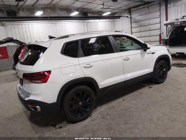 2022 VOLKSWAGEN TAOS 1.5T SE 4