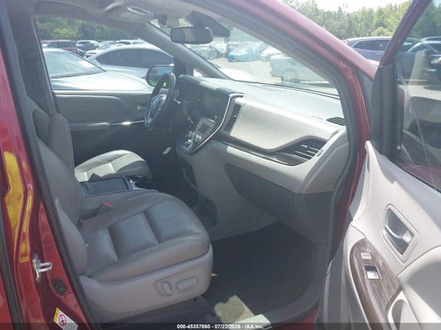 2018 TOYOTA SIENNA XLE 8 PASSENGER 5