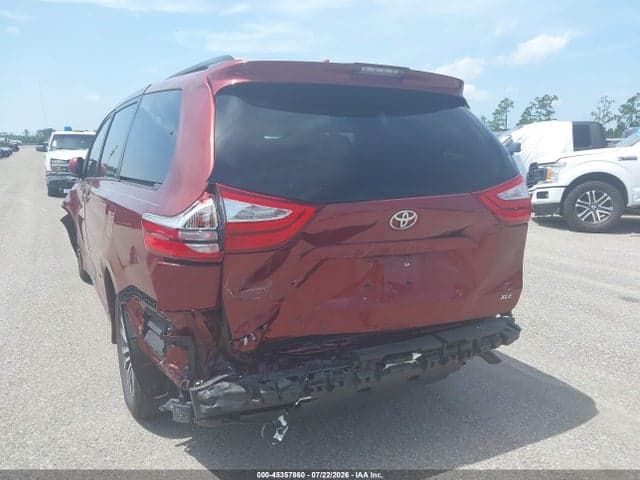 2018 TOYOTA SIENNA XLE 8 PASSENGER 6