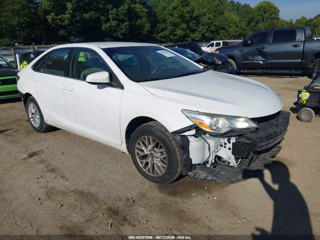 2017 TOYOTA CAMRY LE 1