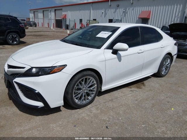 2022 TOYOTA CAMRY SE 2