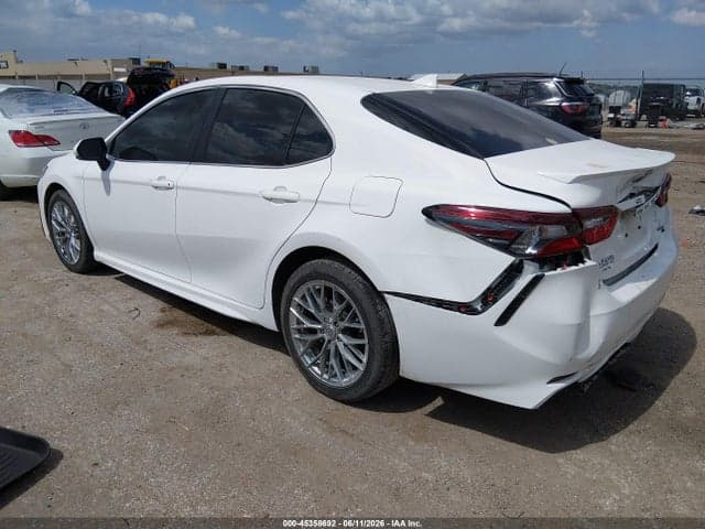 2022 TOYOTA CAMRY SE 3