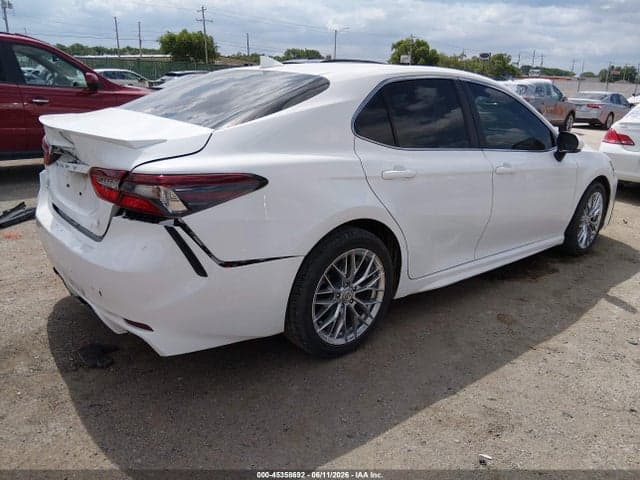 2022 TOYOTA CAMRY SE 4