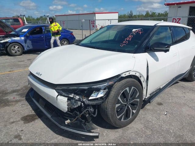 2023 KIA EV6 WIND 6