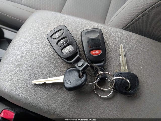 2020 HYUNDAI ELANTRA SE 11
