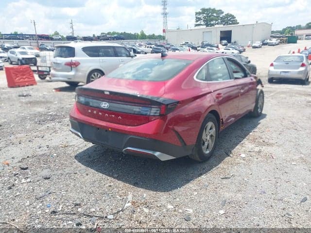2025 HYUNDAI SONATA SE 4