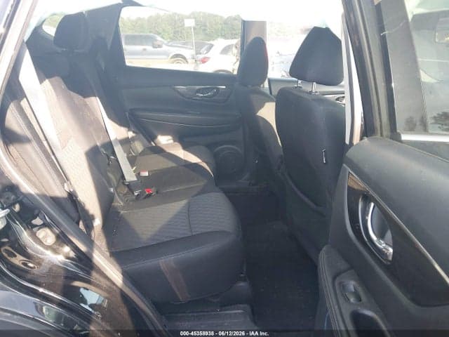 2019 NISSAN ROGUE S 8