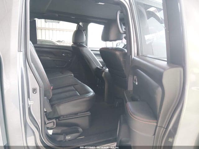 2021 NISSAN TITAN PRO-4X 4X4 8