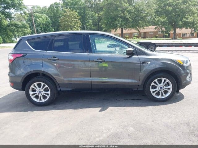 2017 FORD ESCAPE SE 17