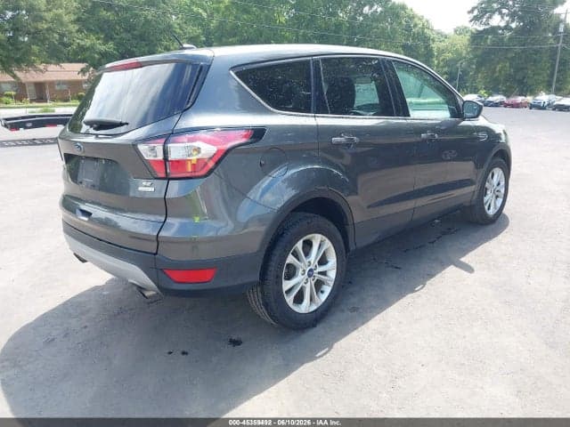 2017 FORD ESCAPE SE 4