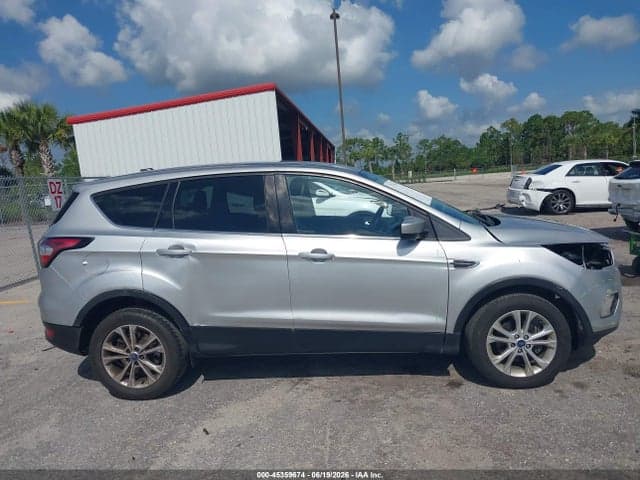 2017 FORD ESCAPE SE 14