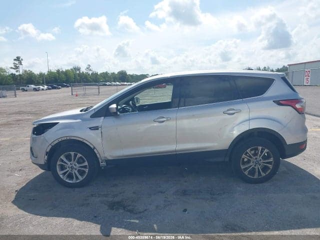 2017 FORD ESCAPE SE 15