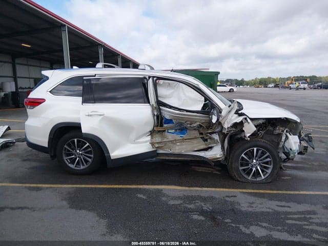 2019 TOYOTA HIGHLANDER XLE 14
