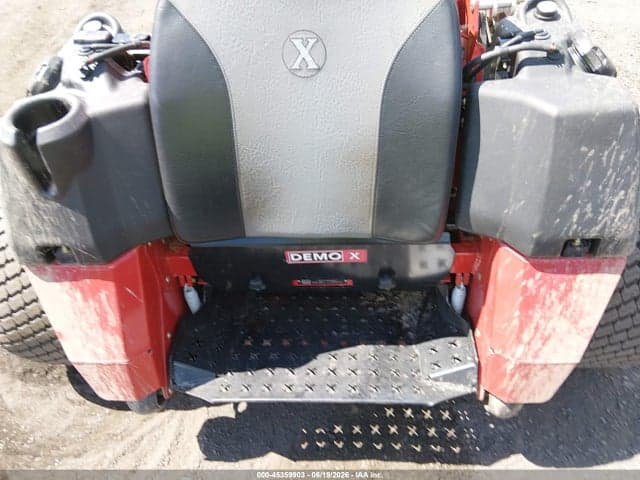 2025 EXMARK VERTEX RIDING MOWER 8