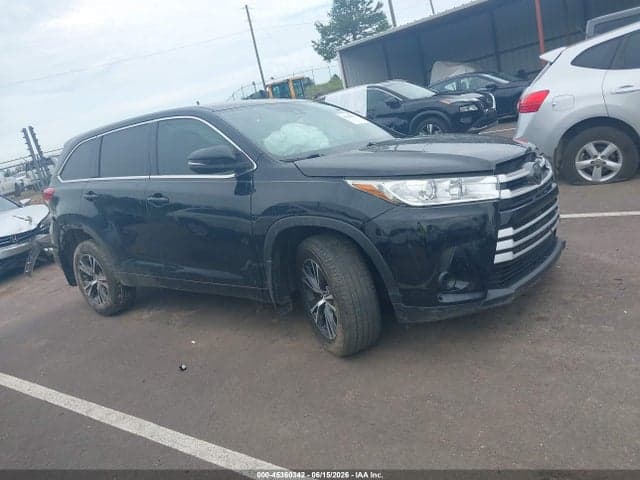 2017 TOYOTA HIGHLANDER LE 12