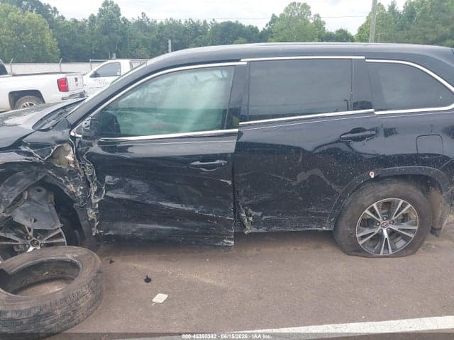 2017 TOYOTA HIGHLANDER LE 16