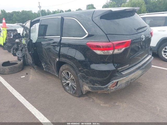 2017 TOYOTA HIGHLANDER LE 3