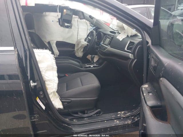 2017 TOYOTA HIGHLANDER LE 5