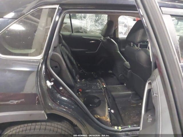 2023 TOYOTA RAV4 LIMITED 8