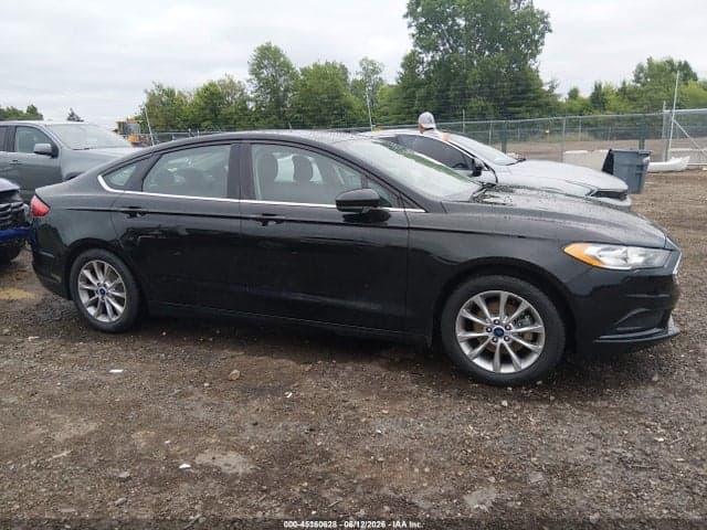 2017 FORD FUSION SE 13