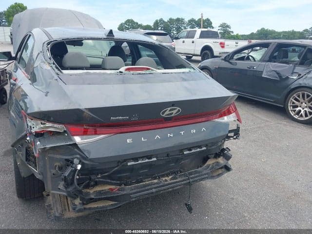 2024 HYUNDAI ELANTRA SEL 6