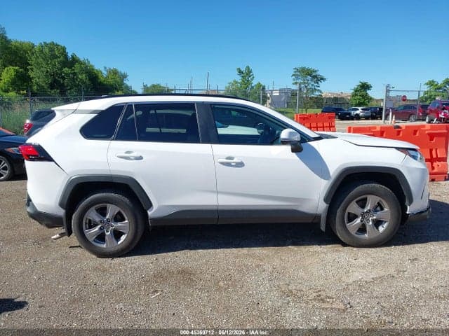 2024 TOYOTA RAV4 XLE 13