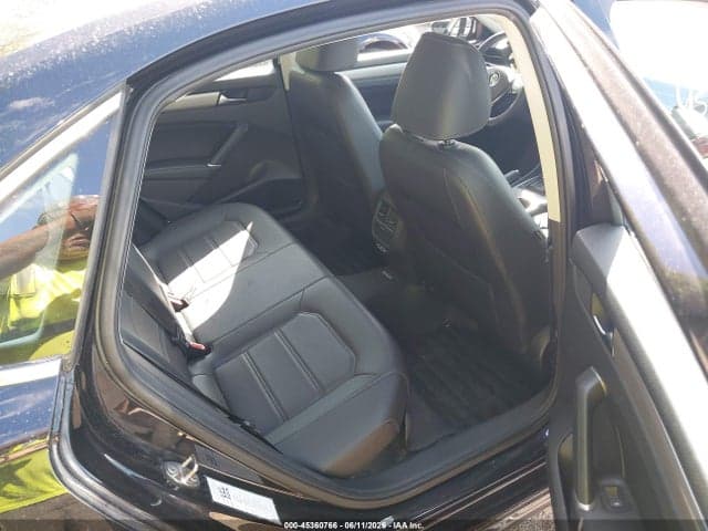 2021 VOLKSWAGEN PASSAT 2.0T SE 8
