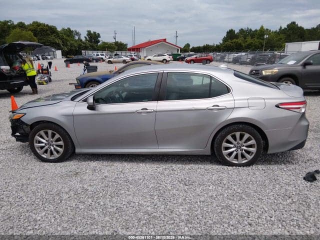 2019 TOYOTA CAMRY LE 14