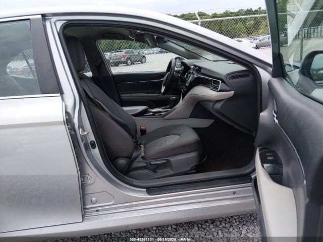 2019 TOYOTA CAMRY LE 5