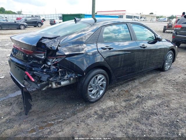 2024 HYUNDAI ELANTRA SEL 4