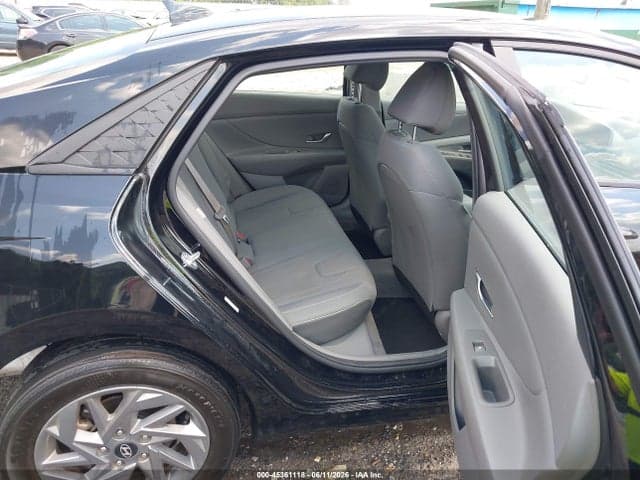 2024 HYUNDAI ELANTRA SEL 8