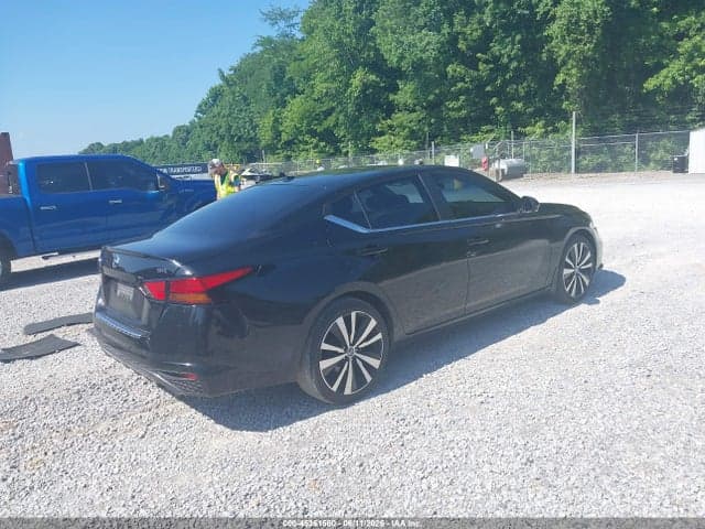 2021 NISSAN ALTIMA SR FWD 4