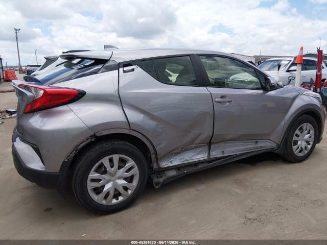 2020 TOYOTA C-HR LE 6