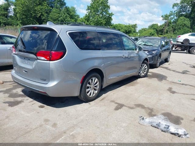 2017 CHRYSLER PACIFICA TOURING-L 4