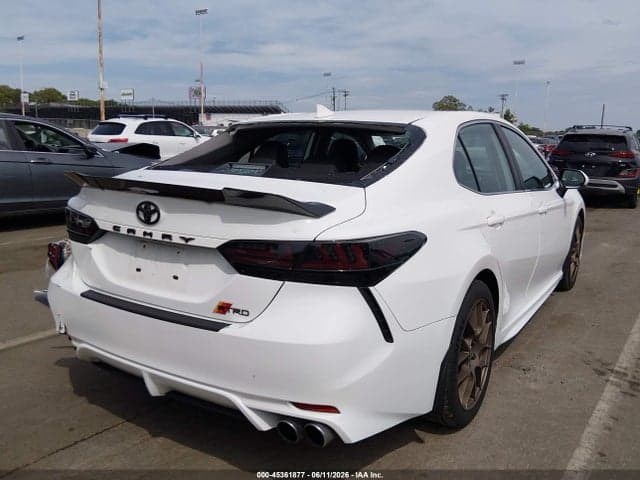 2021 TOYOTA CAMRY SE 4
