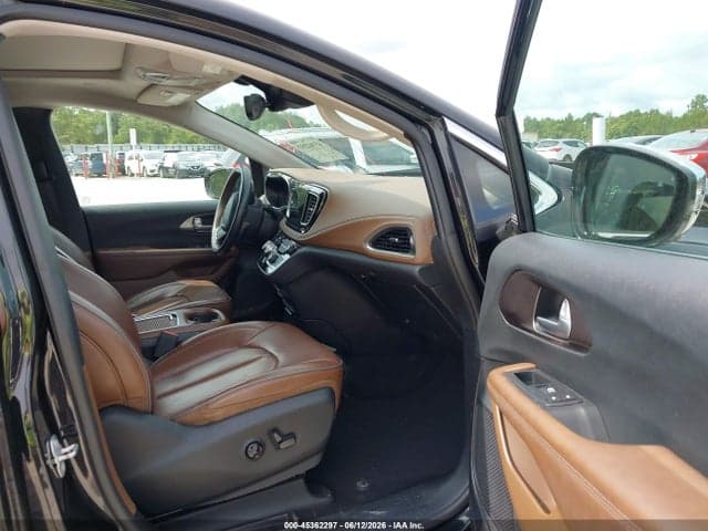 2017 CHRYSLER PACIFICA LIMITED 5