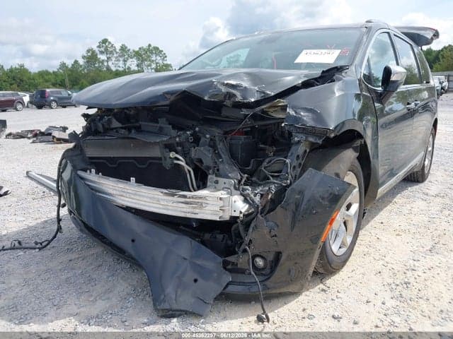 2017 CHRYSLER PACIFICA LIMITED 6