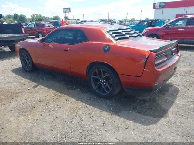 2020 DODGE CHALLENGER SXT 3