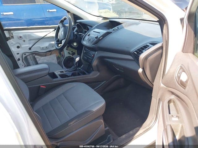 2017 FORD ESCAPE S 5