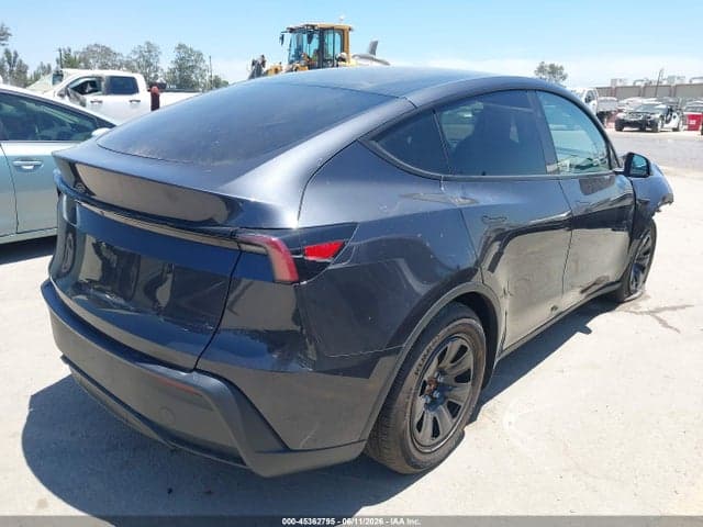 2026 TESLA MODEL Y 4