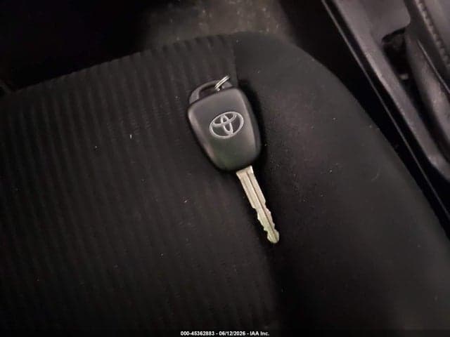2017 TOYOTA RAV4 LE 11