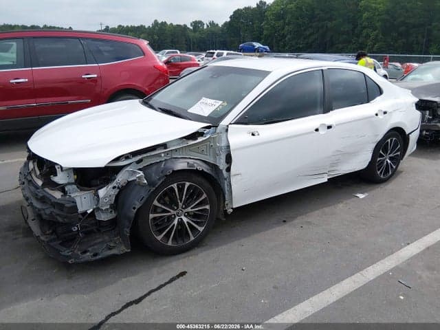 2018 TOYOTA CAMRY SE 2