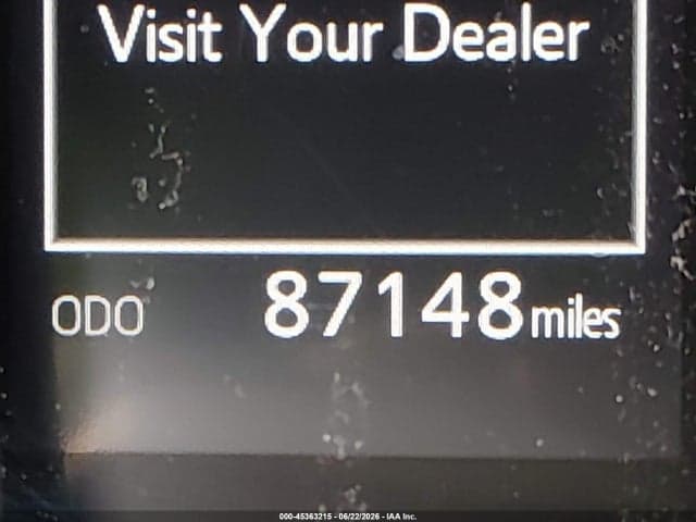 2018 TOYOTA CAMRY SE 16