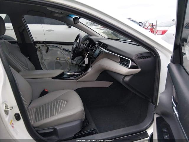 2018 TOYOTA CAMRY SE 5