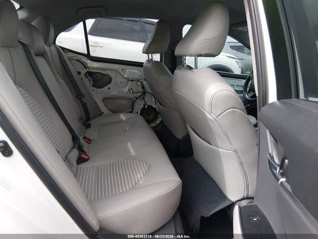 2018 TOYOTA CAMRY SE 8