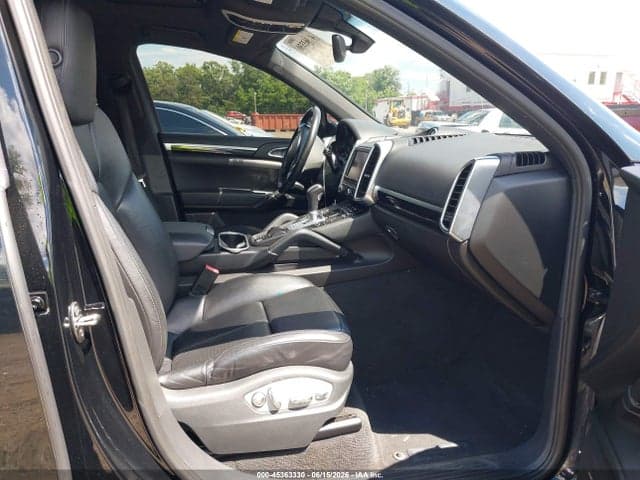 2012 PORSCHE CAYENNE 5